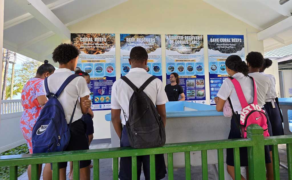 Students-from-the-Praslin-Secondary-School-talked-with-the-Reef-Rescuers