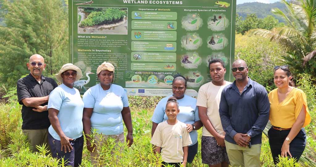 WWD-Canopy_groupphoto